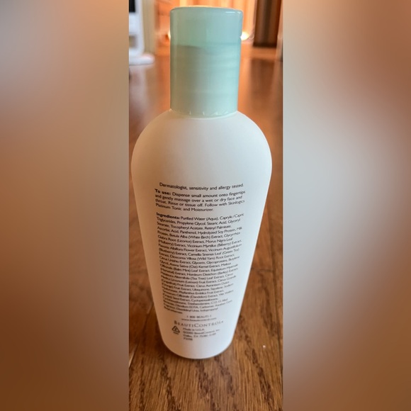 BeautiControl Skinlogics Platinum Cleansing NWT
Lotion new sealed - Picture 2 of 2